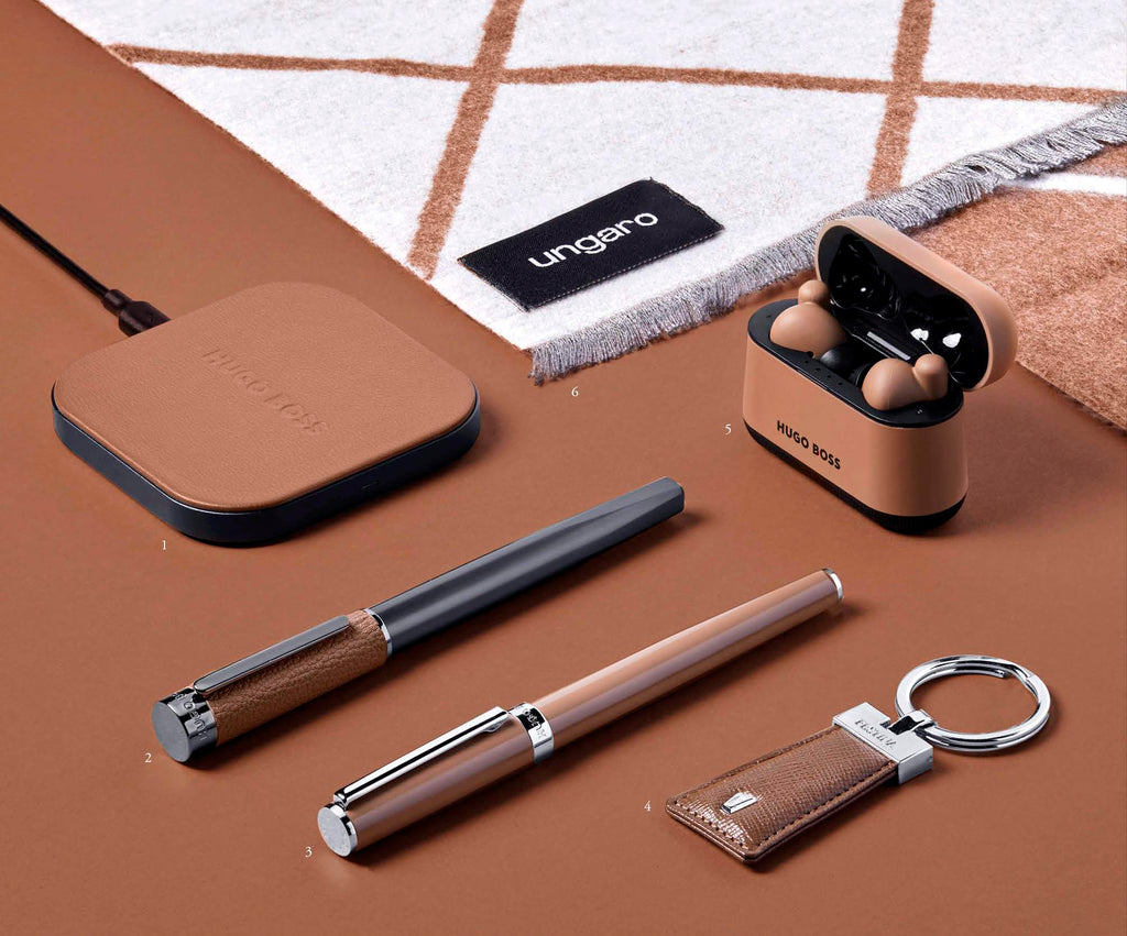 Hugo Boss | Festina | Ungaro | 駝色 | 配飾 | 傳動系列 | 送禮佳品 | 無線充電器 |書寫工具 | 筆 | 圓珠筆 | 原子筆 | 鋼珠筆 | 走珠筆 | 寶珠筆 | 鋼筆 | 簽字筆 | 墨水筆 | 鑰匙圈 | 鑰匙鏈 | 鑰匙扣 | 耳機 | 耳塞 | 圍巾 | 頸巾 | 禮物 | 禮品 | 套裝 | 禮品套裝 | 高級禮品 | 香港 | 澳門 | 中國 | 藍牙耳機禮品 | 藍牙耳塞禮品