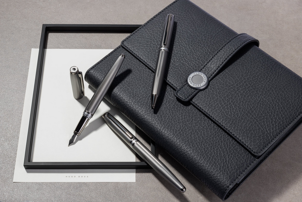 HUGO BOSS | Writing instruments | Fountain pen | Rollerball pen | Ballpoint pen | Pen refill | Pen gift set | Gift sets | Folders | Wireless charger | Earbuds | Earphones | Leather card holder | Wallet | Wine set | Pen case | Sets | Business gifts | Corporate gifts | Premium gifts | Luxury branded gifts | Luxury business gifts | Luxury corporate gifts | Corporate gift set | Business gift set | Premium gift set | HK | Macau | China | 企業禮品套裝 |  商務禮品套裝 | 高級禮品套裝 | 禮品套裝 | 高級禮品 | 品牌禮品 | 商務禮品 | 企業禮品 | 香港 | 中國 | 客製