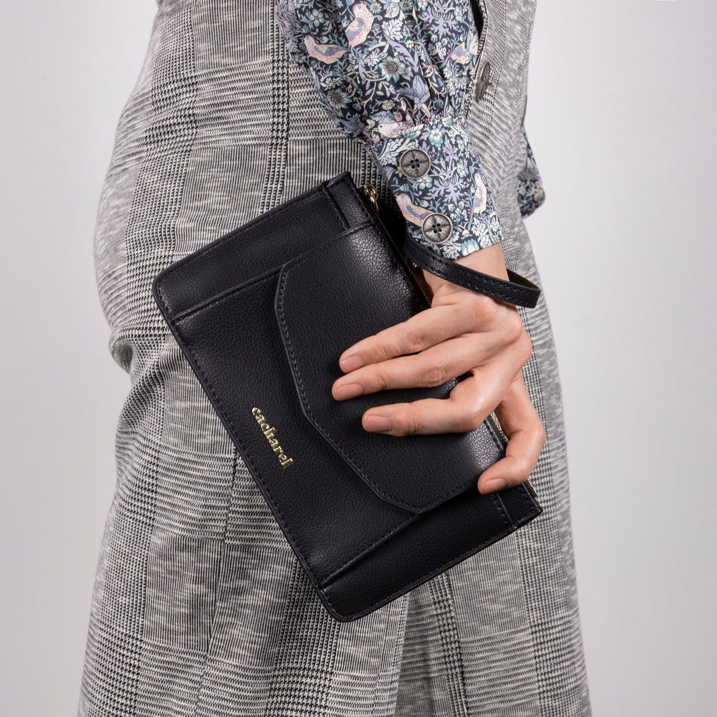 Ladies' designer handbags Cacharel Trendy Black Small clutch Timeless