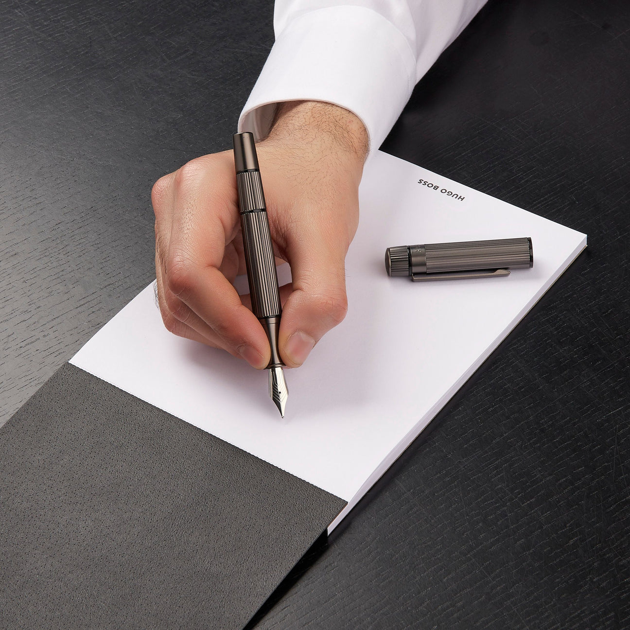 HUGO BOSS HSF4852D - Fountain pen Core Gun - Image 5