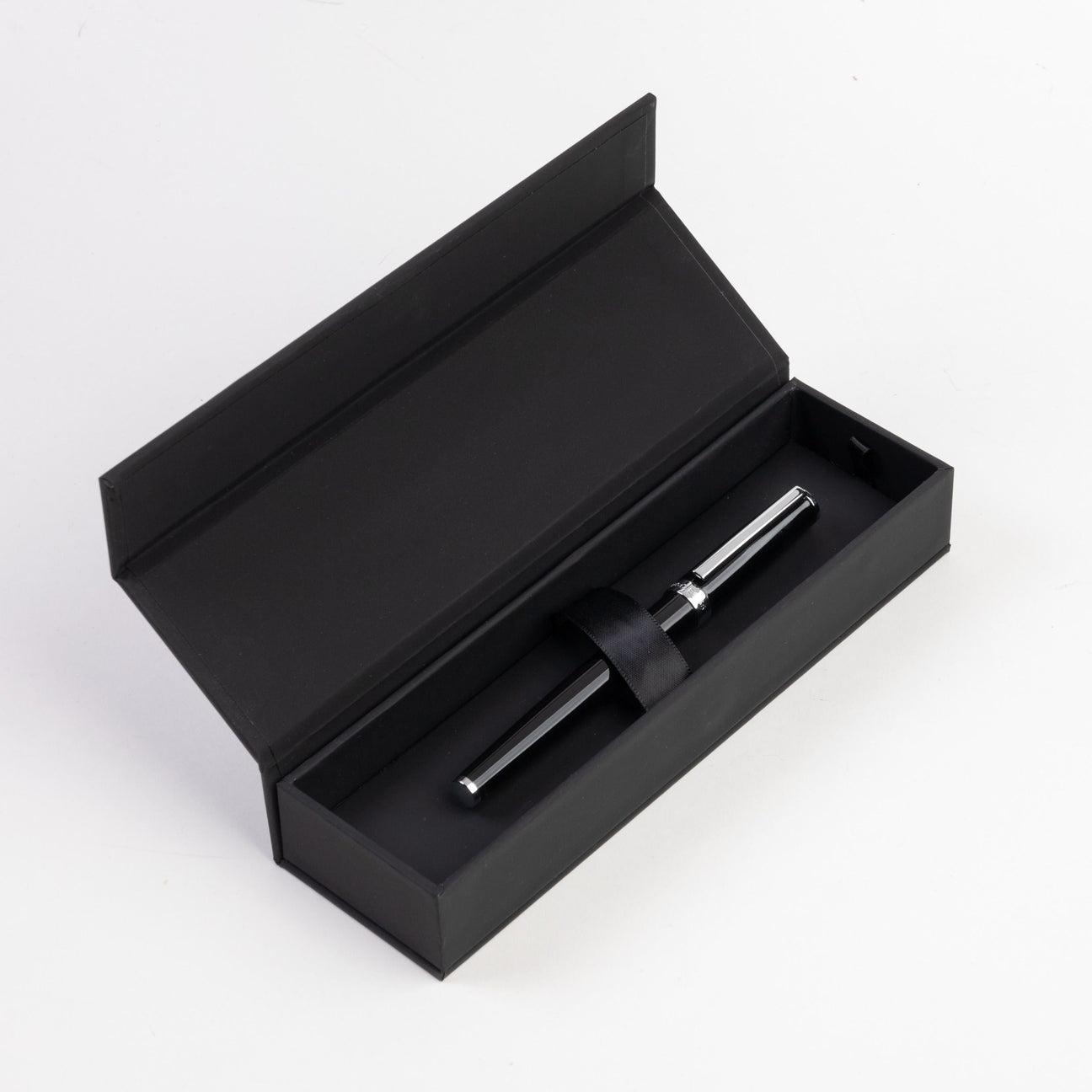 HUGO BOSS HSN2542A-Fountain pen Gear Icon Black - Image 4