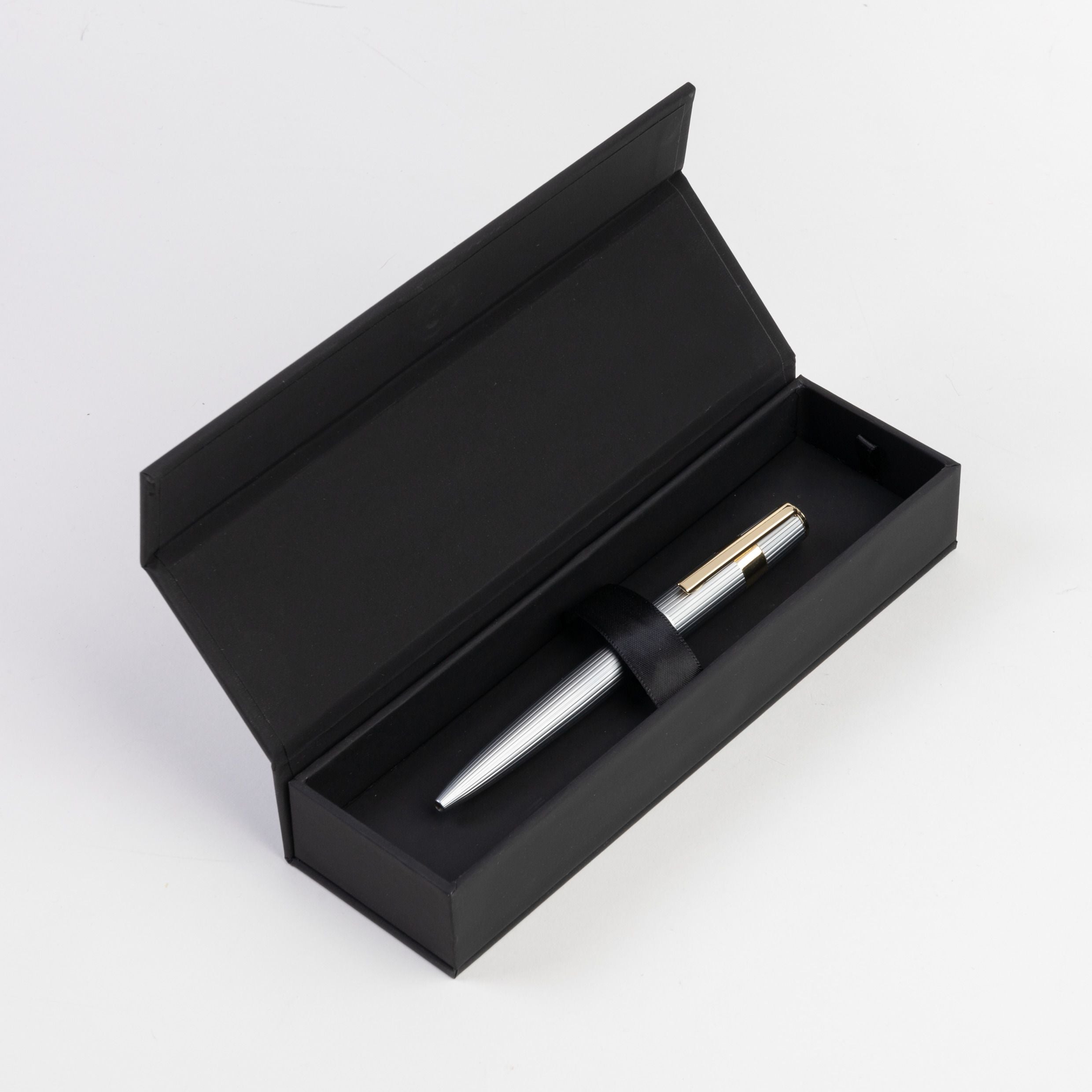 Set Gear Pinstripe Black / Chrome (ballpoint pen & fountain pen) -  Distri-Brands s.a