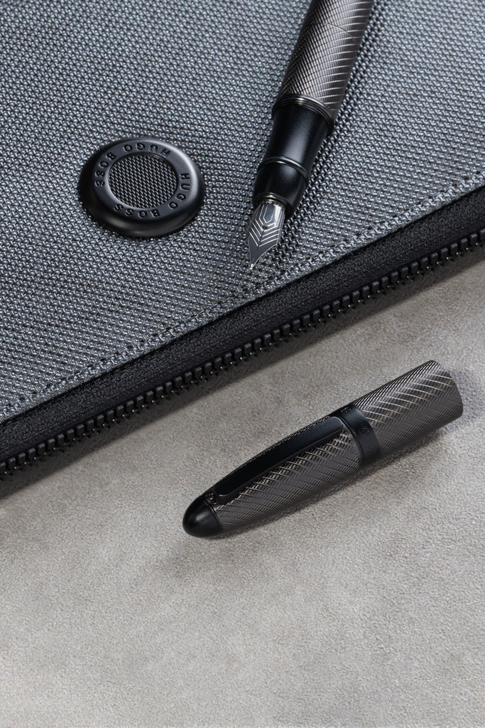Men's writing note Hugo Boss luxury zipped A4 conference folder Gleam 