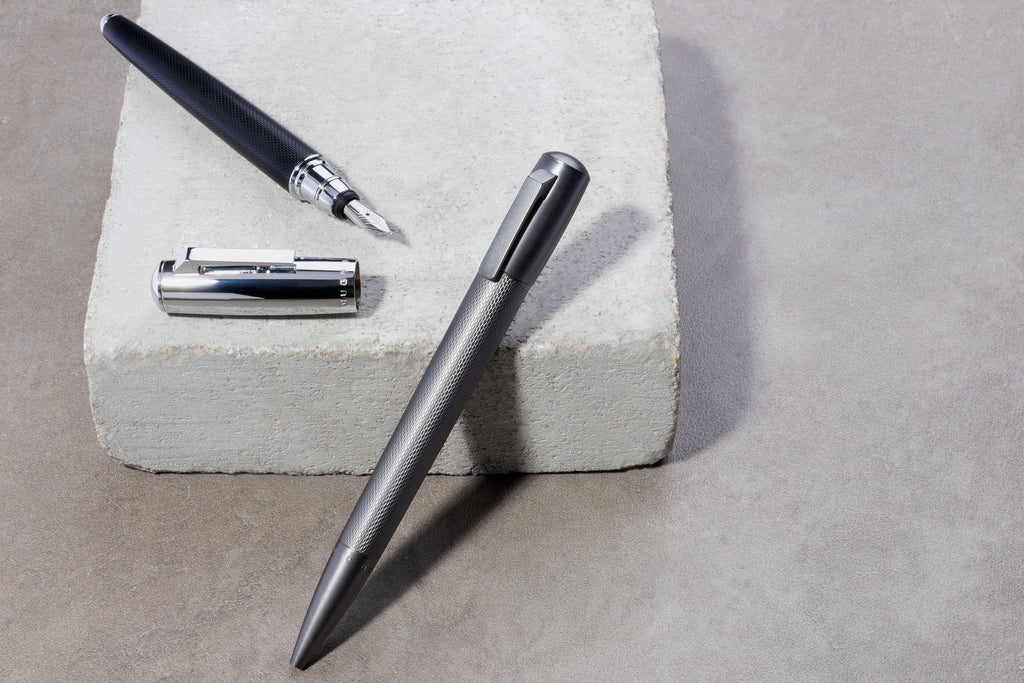  Elegant writing pens HUGO BOSS Matte Dark Chrome Fountain pen Pure 